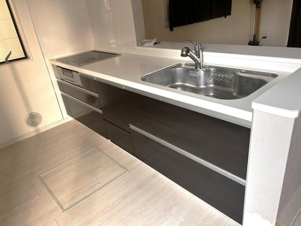 北葛城郡広陵町三吉　一戸建のキッチン|■現地撮影写真■ＩＨコンロでお掃除楽々！火を使わないため安心安全です！