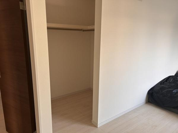 北葛城郡広陵町三吉　一戸建の収納|■現地撮影写真■広々としたＷＣＬを完備！大きな荷物も楽々収納！