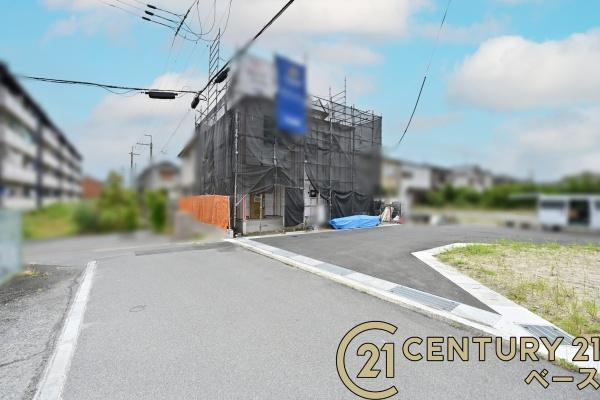大和高田市曽大根２丁目 ／新築一戸建の前面道路含む現地写真