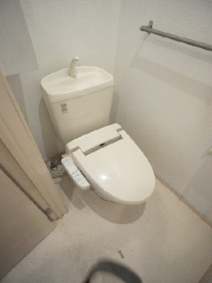 【トイレ】 | ブランシェントＡ | 温水洗浄暖房便座機能付きです♪