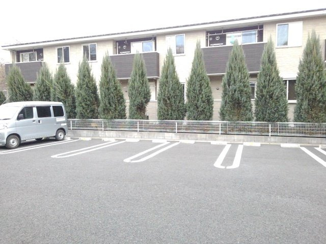 レジェンド　Ｄの駐車場