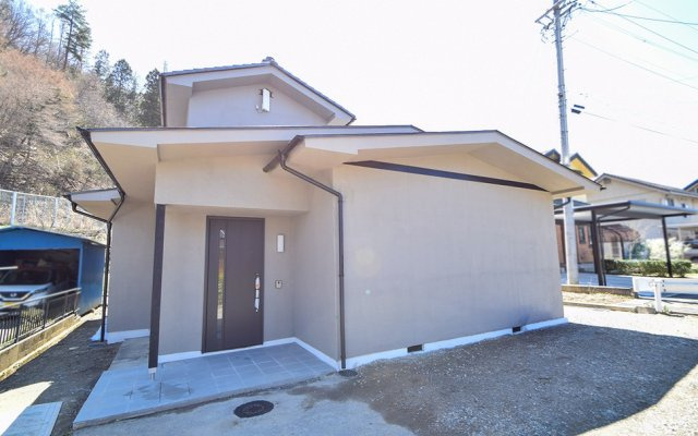 安曇野市明科中川手　中古戸建の外観|コンビニまで徒歩約10分圏内です。