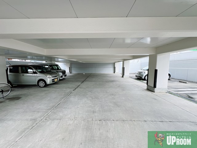 セントラルハイツ旭の駐車場