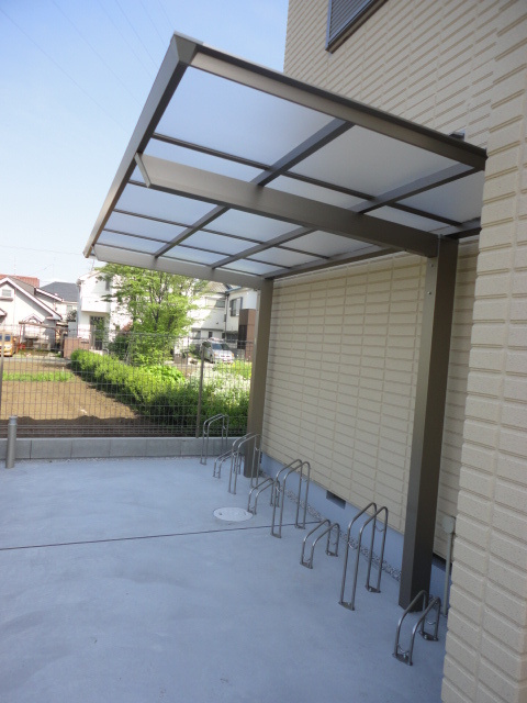 メゾン　ルシアンのその他共用部分|★屋根付き駐輪場★