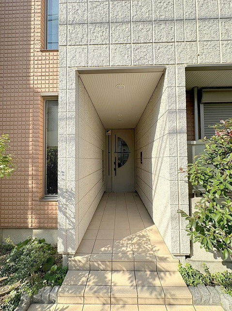 Ｒａｆｆｉｎｅ東山のエントランス|★オートロック付きエントランス★