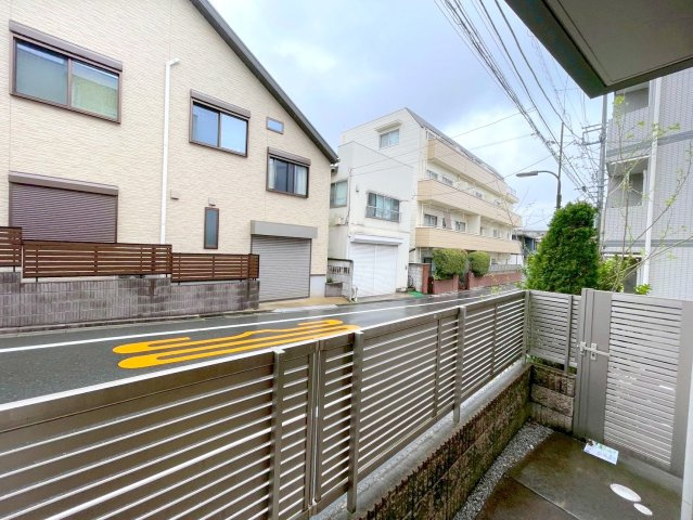 サンフラワーの展望|玄関側テラス