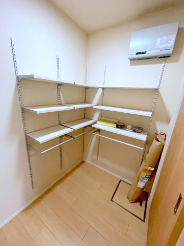 サンフラワーの収納|収納力豊富な納戸です