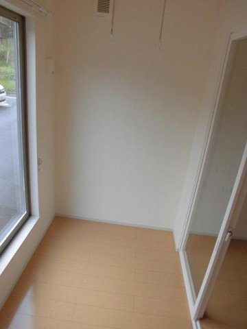 ミレーユⅢのバルコニー|暖かな日差しのふりそそぐバルコニー