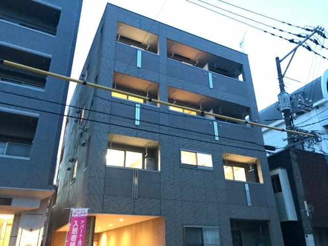 ファミールＫの外観|外観写真（夜）