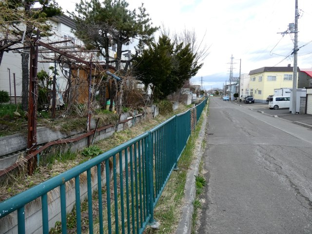 【その他】 | 厚別西4条1丁目 | ●南東側道路
※山本排水(札幌市所有・用悪水路)がございます。
