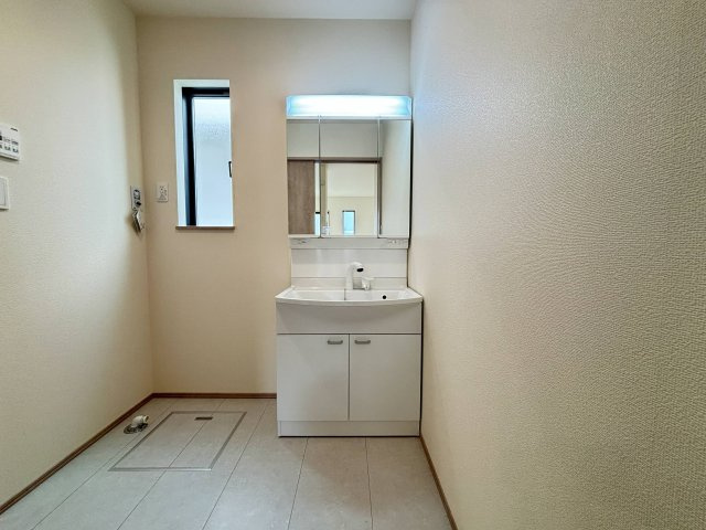 沼津市東熊堂の新築一戸建の独立洗面台