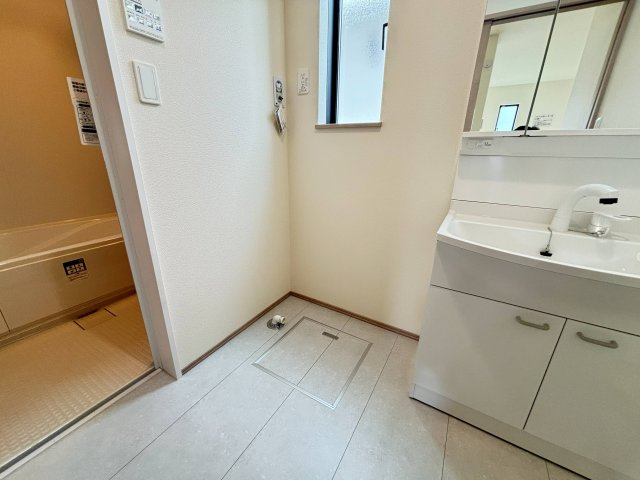沼津市東熊堂の新築一戸建の洗面所