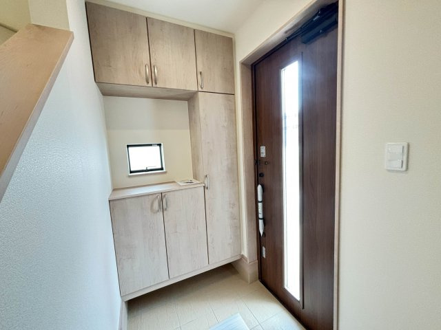沼津市東熊堂の新築一戸建の玄関