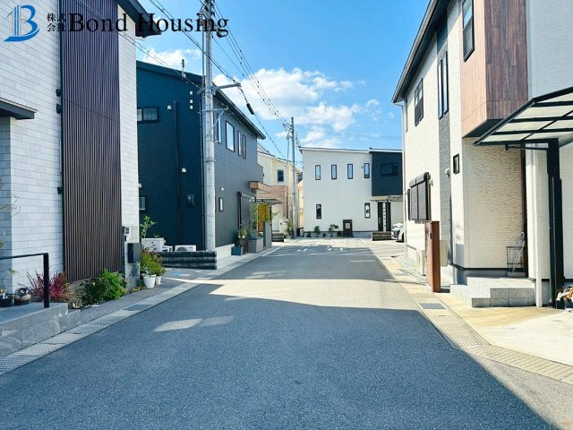 JR西明石駅徒歩10分　令和2年築　明石市藤江　中古戸建の前面道路含む現地写真