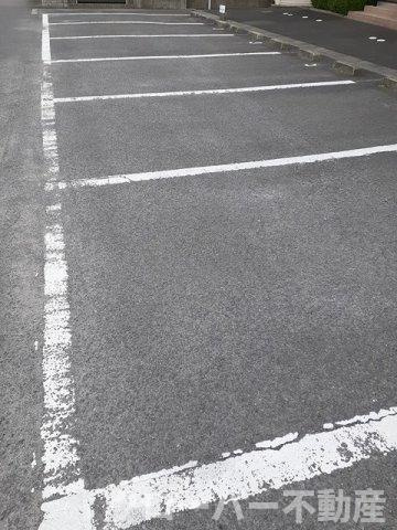 アンソレイエ　Ａの駐車場