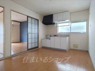 パール有安Ｃの居間・リビング|エアコン付き