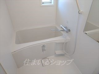 パール有安Ｃの浴室|窓あり