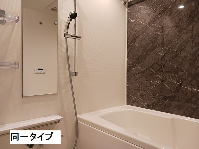 ラ　ルミエールの浴室