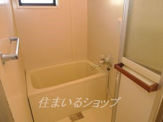 ハウスルビーの浴室|
