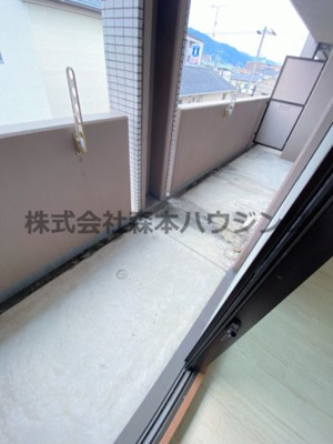 【バルコニー】 | 　ベルデュール四條畷 | 落ち着いた時間を過ごせるバルコニーです