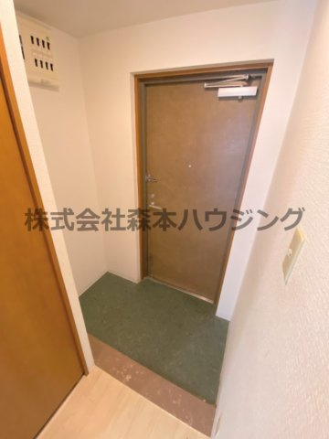 【玄関】 | 　ベルデュール四條畷 | 落ち着いた玄関です