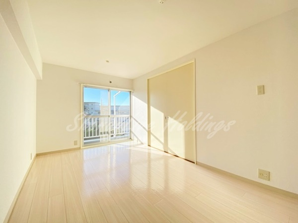 藤沢市鵠沼神明３丁目の賃貸マンションの居間・リビング|使いやすいリビングになります♪