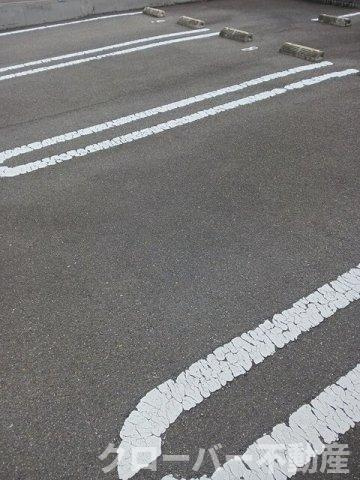 ミルト久米Ｂの駐車場