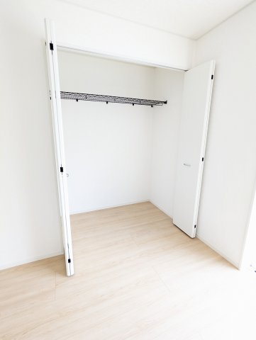 那珂市中台第２の収納|収納です。衣類だけでなく、小物も上の棚に収納できて大変便利です！