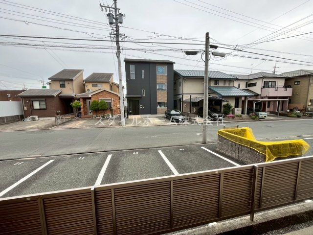 グランシード三ノ輪Cの駐車場