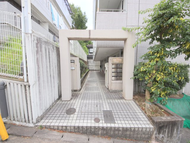 シティパレス21生駒俵口町パート1のエントランス