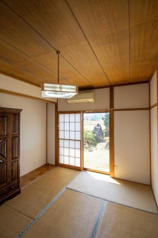 高畠町高畠　二階建て中古住宅　の和室|１階