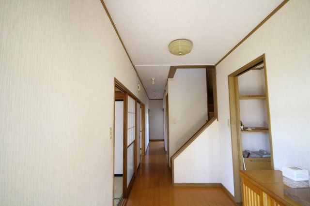 高畠町高畠　二階建て中古住宅　の玄関