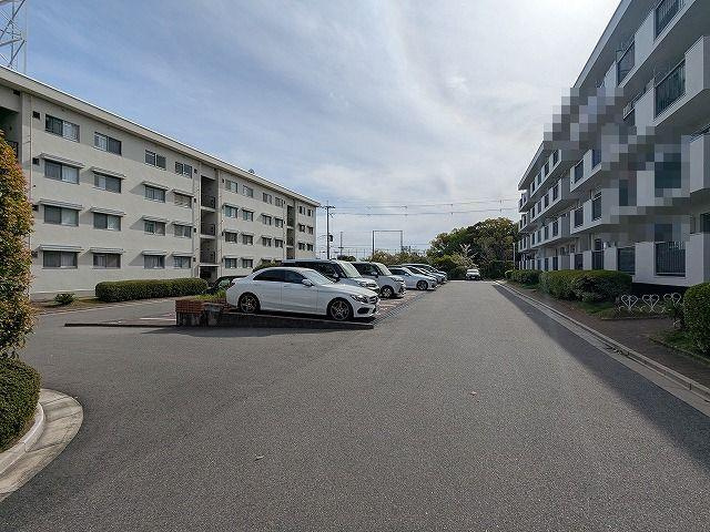 枚方東山住宅5棟の駐車場|■物件内覧・資金計画相談・住宅ローン相談、リフォーム相談、お問合せ受付中■
※当日・翌日のご内覧、ご相談はお電話でのお問合せがスムーズです！