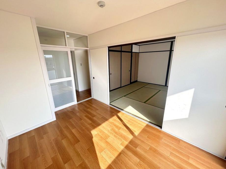 枚方東山住宅5棟の子供部屋|洋室5.3帖
■物件内覧・資金計画相談・住宅ローン相談、リフォーム相談、お問合せ受付中■
※当日・翌日のご内覧、ご相談はお電話でのお問合せがスムーズです！