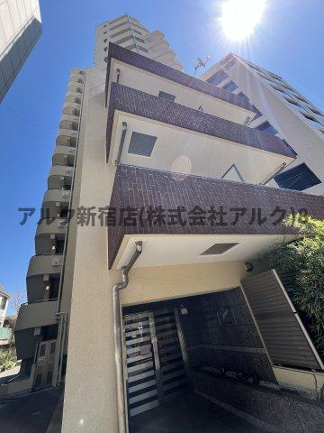 プレール・ドゥーク新宿御苑の外観