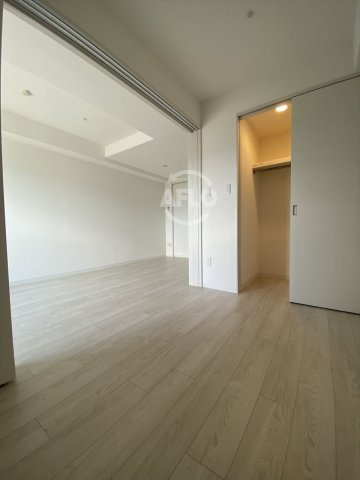 アドバンス上町台シュタットの居間・リビング|アドバンス上町台シュタット　洋室