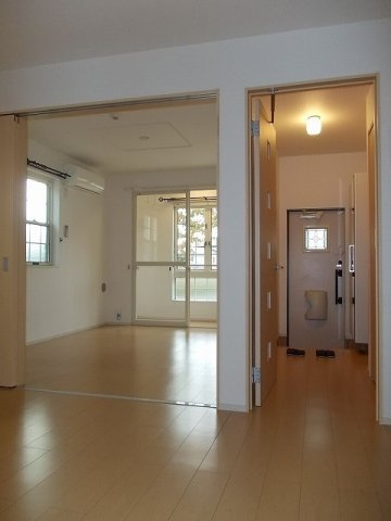 クリアウインドＡの居間・リビング|こちらの居間で趣味の時間をお楽しみください