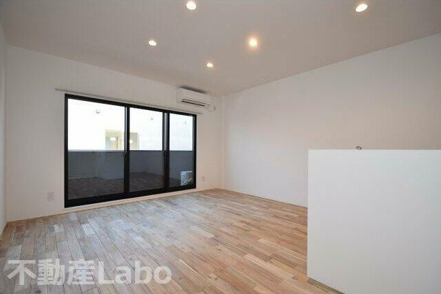 ピース・スクエア羽ノ浦Aの居間・リビング