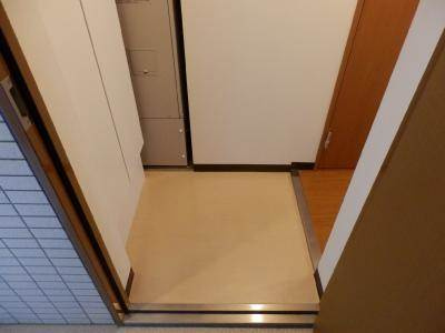CASA FLUENTE（カーサフルエンテ）の玄関