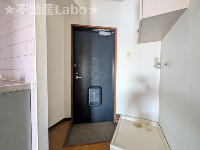 クイーンハイツの玄関