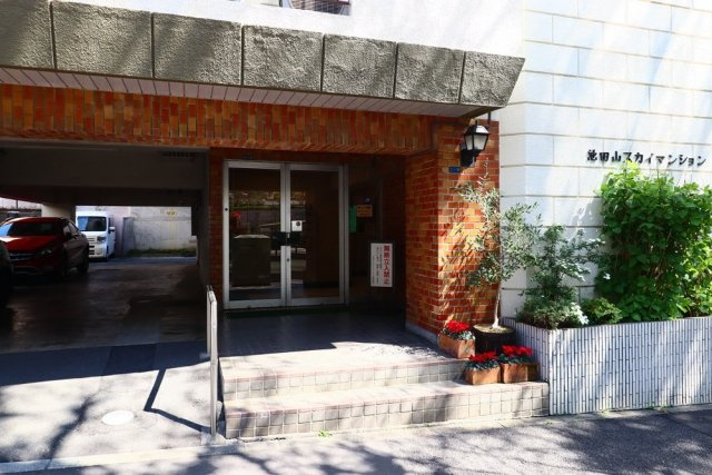 池田山スカイマンション【おとり物件なし】#学生・社会人にオススメ！初期費用分割払いOK！のエントランス