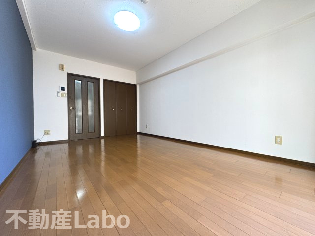 徳島市福島２丁目の賃貸マンションの洋室