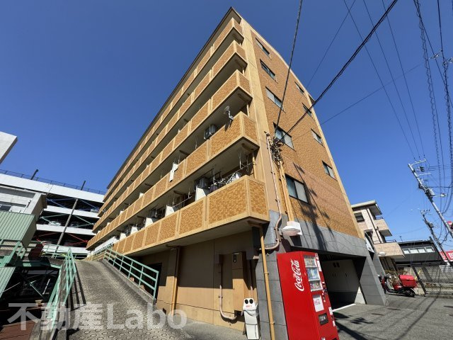 徳島市福島２丁目の賃貸マンションの駐車場