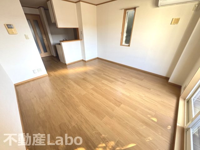 キャプリコートCの居間・リビング