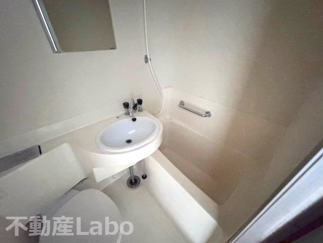 アポスタ蔵本公園の浴室