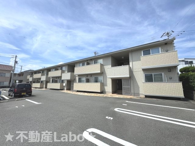 Ms’弐番館の駐車場