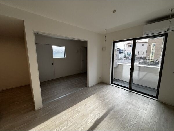 ジーメゾン今伊勢セレナの居間・リビング|※同シリーズの内装写真となります