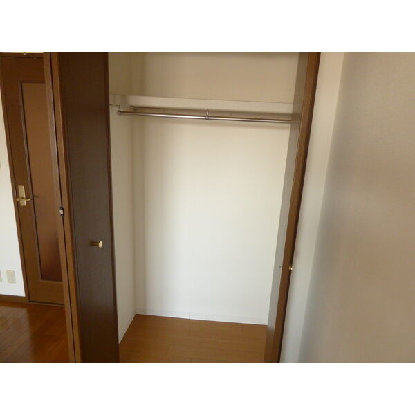 ティアラ八帖の収納