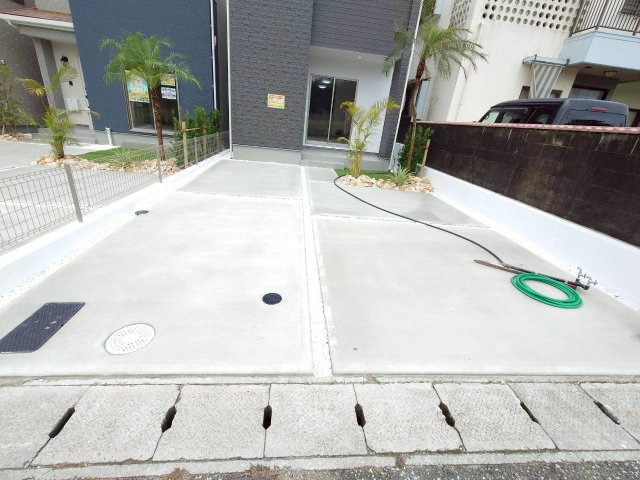 ＋＋うるま市江洲－C号棟（全１０棟）の駐車場|駐車場があります