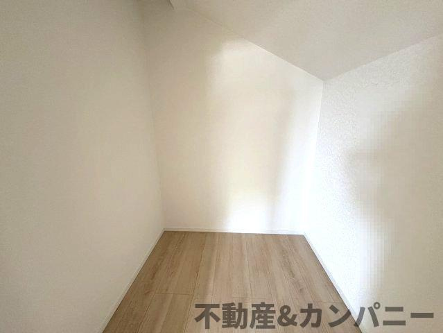 クレイドルガーデン星岡第1-1号棟　松山市星岡三丁目新築戸建の収納|多種多様な収納スペースです